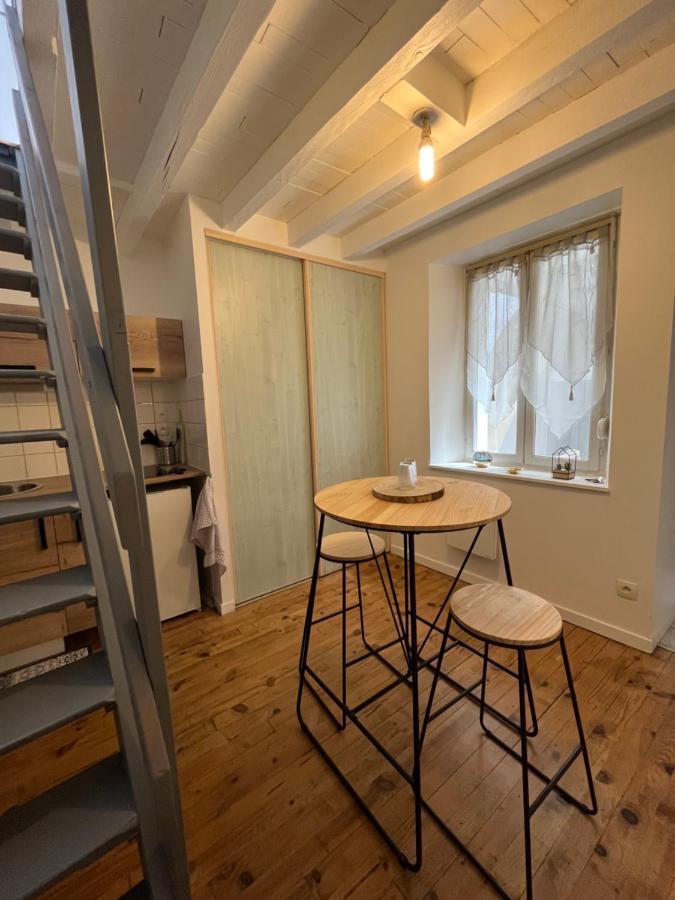 Logement Au Coeur De Dole Exterior photo